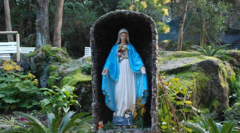 Madonna di Zaro Ischia: Apparizioni e Profezie