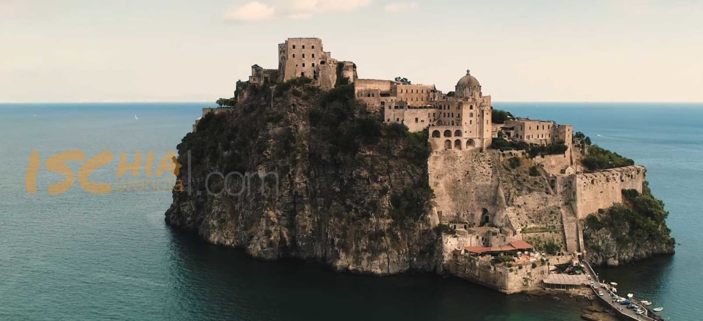Anteprima articolo blog Ischia: Uno Sguardo Approfondito all’Economia e le Prospettive di Sviluppo dell’Isola