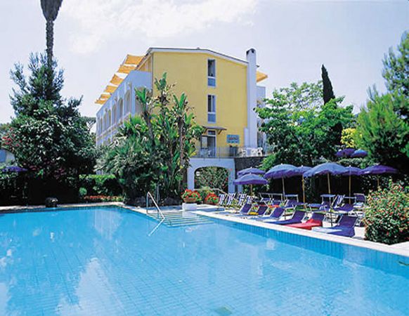 Hotel Terme Alexander - mese di Luglio - piscina-hotel-san-giovanni