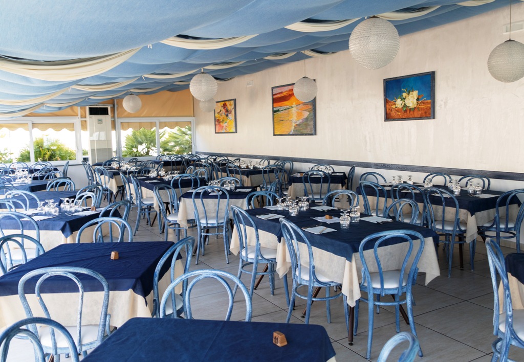 Hotel Baia delle Sirene - mese di Luglio - sala ristorante 2