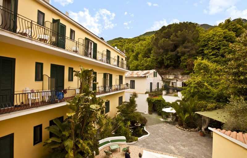Hotel Terme Elisabetta - mese di Aprile - Vista appartamenti con Balcone