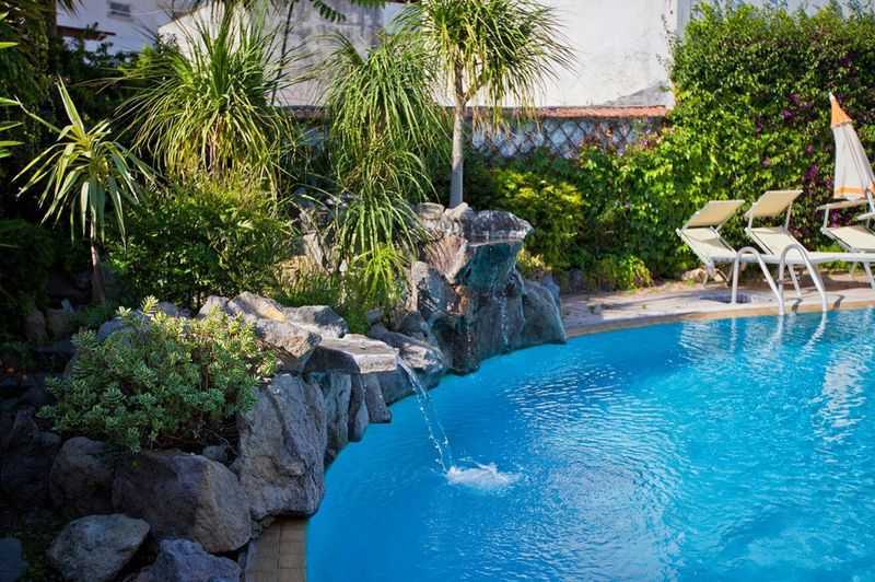 Hotel Terme Elisabetta - mese di Aprile - Cascata Piscina