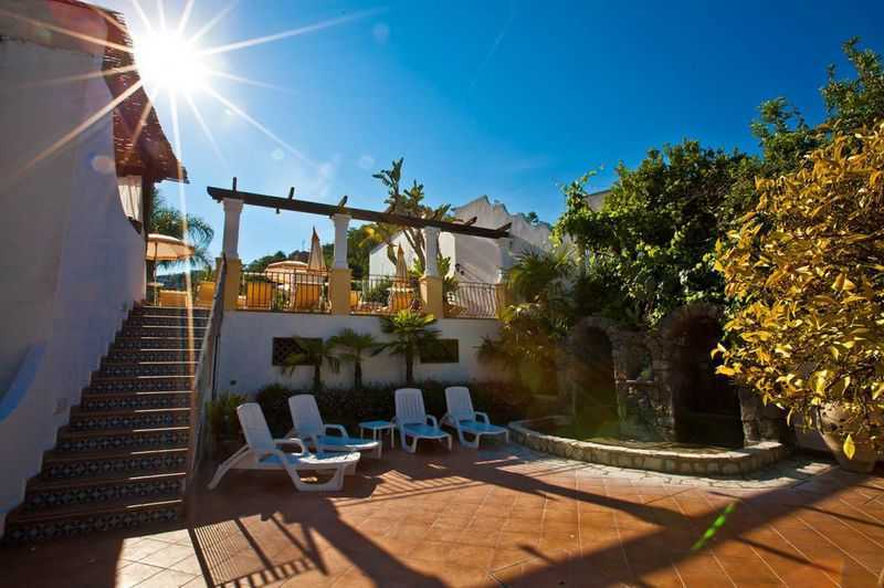Hotel Terme Elisabetta - mese di Aprile - Cascate dorsali