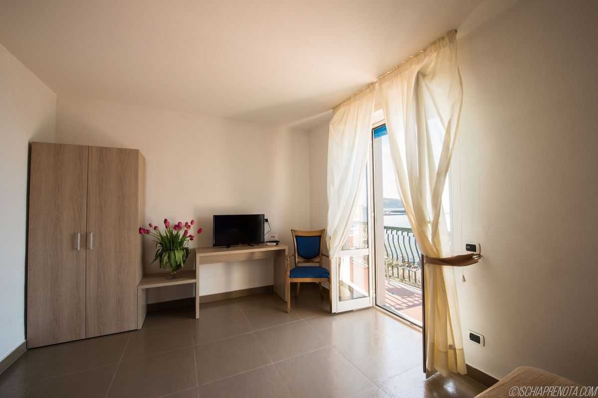 Hotel Terme Stella Maris - mese di Aprile - camera con balcone