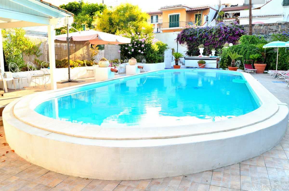 Hotel Terme Stella Maris - mese di Aprile - piscina esterna 2
