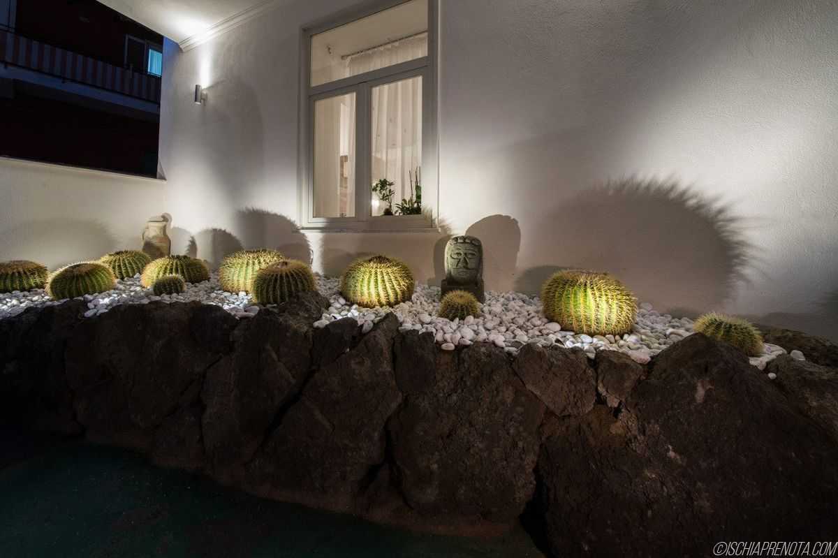 Hotel Terme Stella Maris - mese di Aprile - roccaglia di notte