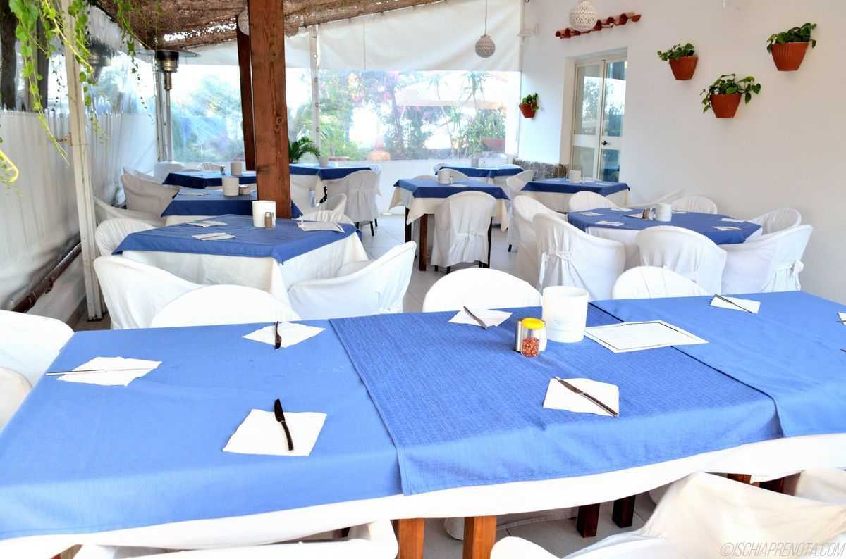 Hotel Terme Stella Maris - mese di Aprile - sala ristorante esterna