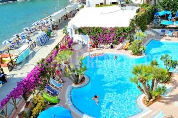 Hotel Santa Maria - mese di Agosto - piscina2