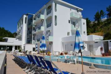 Hotel La Ginestra - mese di Ottobre - Terrazzo e hotel