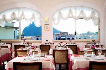 Hotel Ulisse - mese di Luglio - Struttura Esterna offerte-Ischia