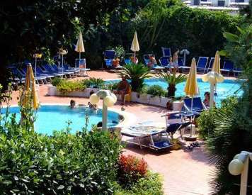 Hotel Ulisse - mese di Luglio - Struttura Esterna offerte-Ischia