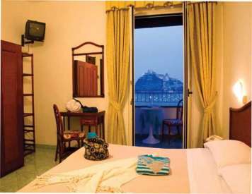 Hotel Ulisse - mese di Aprile - Struttura Esterna offerte-Ischia
