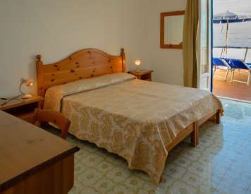 Hotel Regina del mare - mese di Aprile - Ingresso offerte-Isola d'Ischia