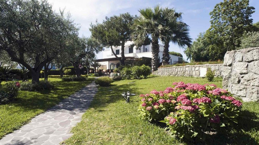 Hotel Ideal - mese di Gennaio - Vista Esterna Intera Struttura offerte-isola d'Ischia