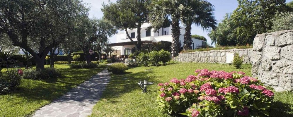 Hotel Ideal - mese di Marzo - Vista Esterna Intera Struttura offerte-isola d'Ischia