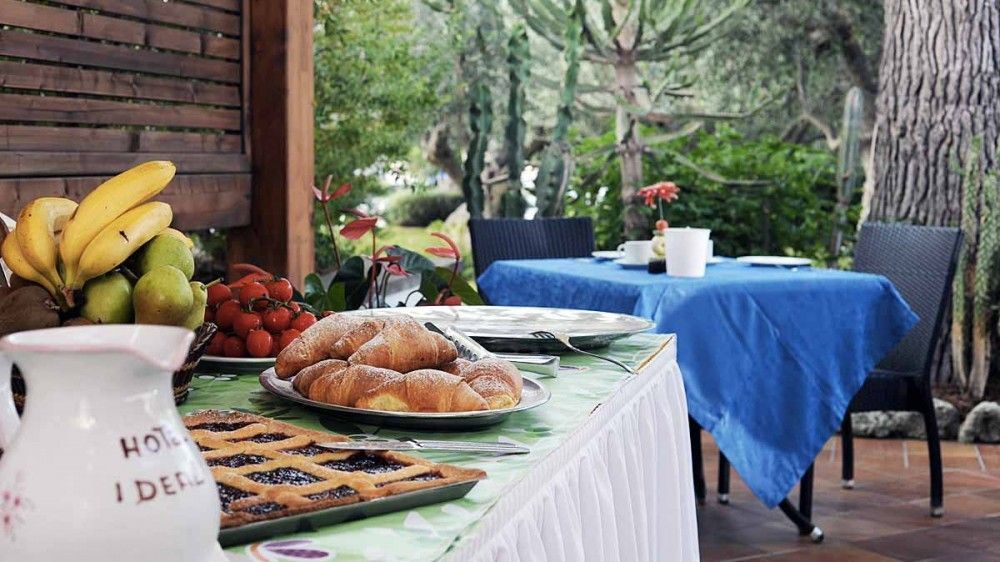 Hotel Ideal - mese di Marzo - Vista Esterna Intera Struttura offerte-isola d'Ischia