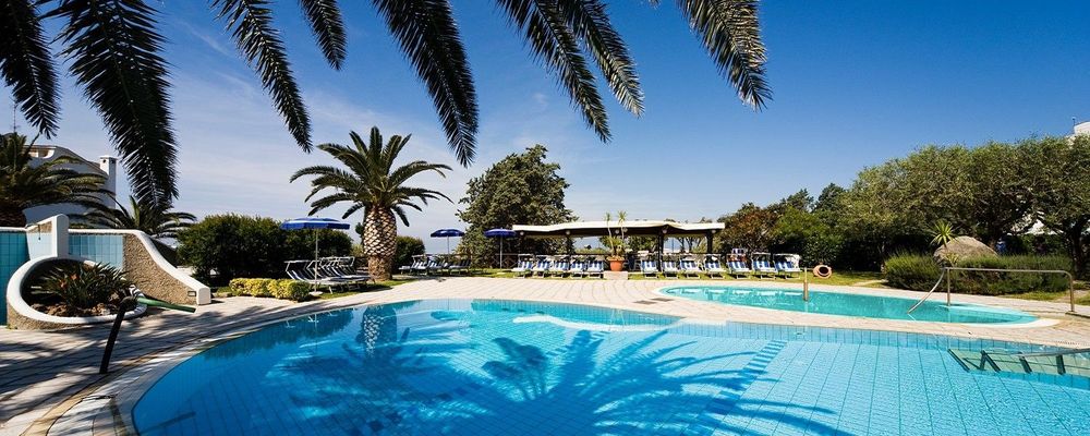 Hotel Ideal - mese di Marzo - Vista Esterna Intera Struttura offerte-isola d'Ischia