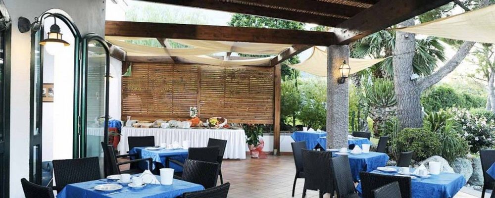 Hotel Ideal - mese di Marzo - Vista Esterna Intera Struttura offerte-isola d'Ischia