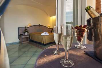 Sorriso Ischia Thermae Resort e SPA - mese di Aprile - Junior Suite (1)