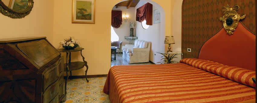 Hotel Terme la Bagattella (Nuova Gestione) - mese di Aprile - Entrata Hotel Terme la Bagattella-Forio d'Ischia
