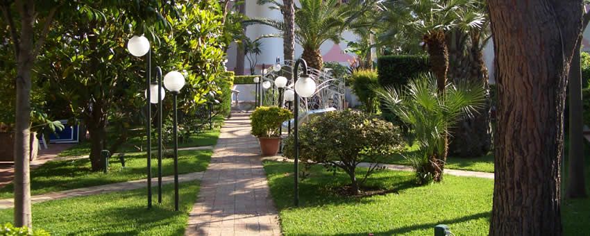 Hotel Terme la Bagattella (Nuova Gestione) - mese di Aprile - Entrata Hotel Terme la Bagattella-Forio d'Ischia