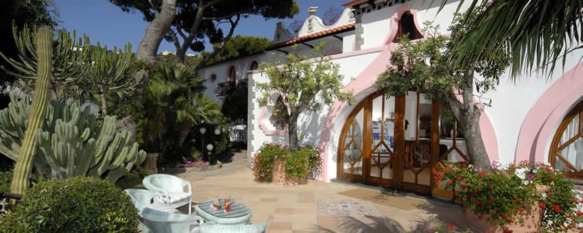 Hotel Terme la Bagattella (Nuova Gestione) - mese di Aprile - Entrata Hotel Terme la Bagattella-Forio d'Ischia