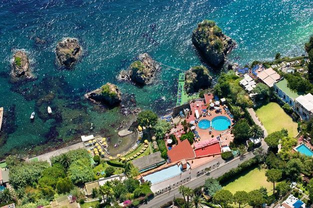Strand Hotel Terme Delfini - mese di Ottobre - Vista Esterna Intera Struttura Strand Hotel Delfini Terme-Isola d'Ischia