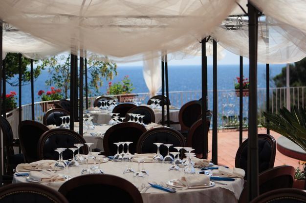 Strand Hotel Terme Delfini - mese di Maggio - Vista Esterna Intera Struttura Strand Hotel Delfini Terme-Isola d'Ischia