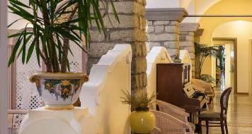 Hotel di Charme Nettuno - mese di Aprile - Ingresso Hotel Nettuno-Forio d'Ischia