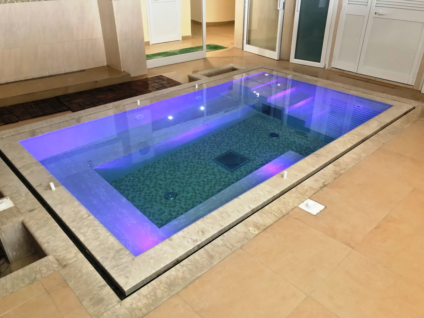 Hotel Bristol Terme - mese di Marzo - piscina interna 1