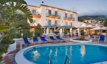 Hotel Riva del Sole - mese di Aprile - terrazza offerte- Forio d'Ischia