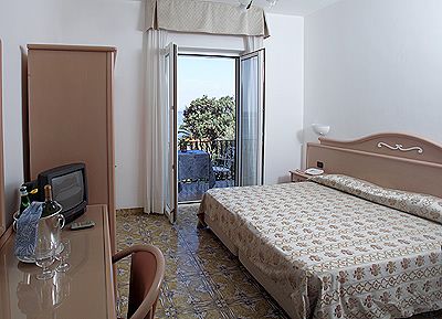 Hotel Imperial - mese di Luglio - offerte-Ischia Porto