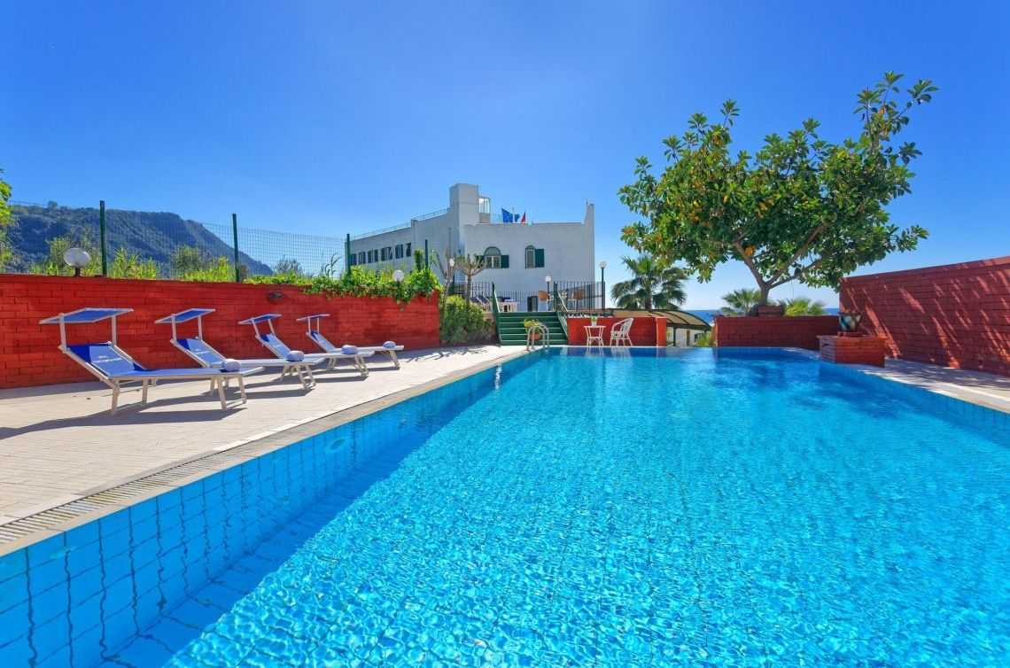 Hotel Punta Imperatore - mese di Gennaio - piscina 3