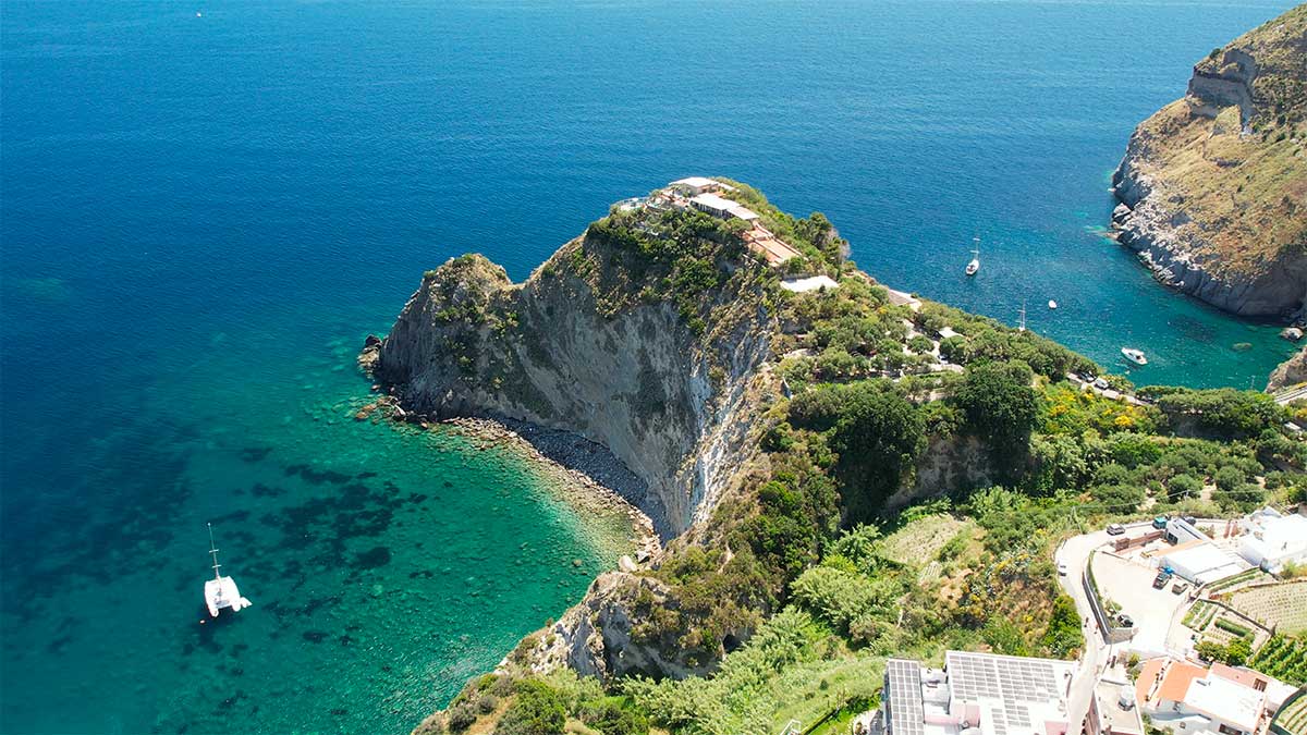 Ischia: vista della Baia di San Francesco